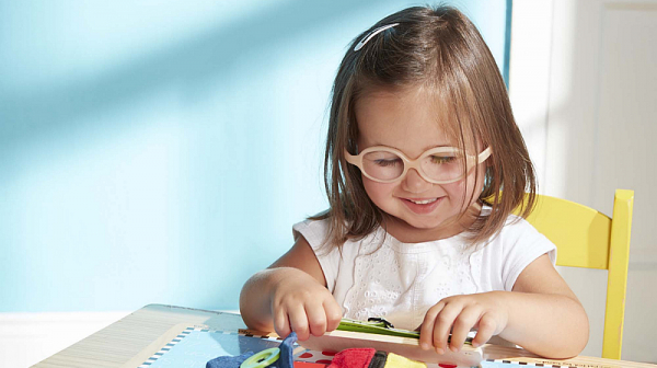 Играчки Монтесори – създадени с мисъл да предизвикват усмивки, да учат и развиват децата