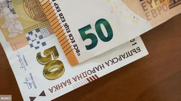 Еврогрупата каза „да“ – време е да си говорим в евро