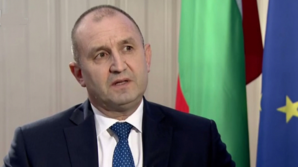 Нов удар по Радев: Президентът да не участва в политиката 2 години след края на мандата си