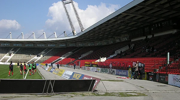 Прекратиха поръчката за ремонт на стадион „Локомотив“ в София