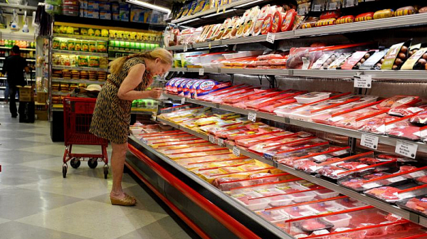 За втора поредна седмица: Спад на цените на храните на едро в страната