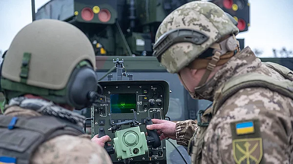 Киев обяви военна реформа: До 8000 евро за войниците на фронтовата линия