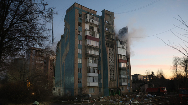 САЩ и Украйна работят по нов мирен план, Зеленски предупреждава за „критичен момент“