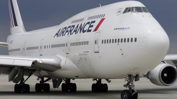 Отменени полети във Франция заради стачка на авиодиспечери