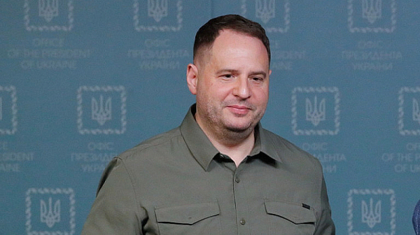 Антикорупционни агенти нахлуха в офиса на най-близкия сътрудник на Зеленски