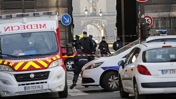 Задържаха двама мъже, планирали терористични актове за Коледа във Франция