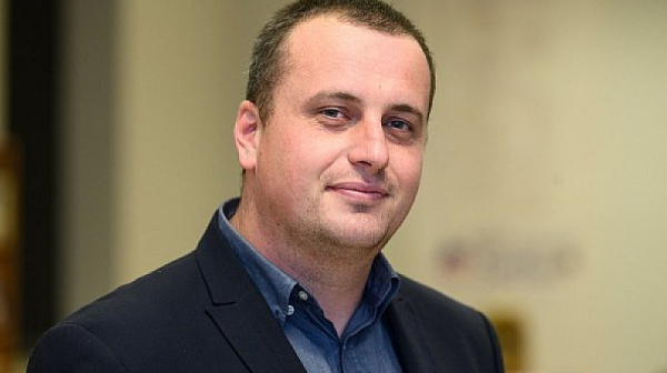 „Никой не ни е виновен“. Авторитарни политици манипулират през историята, предупреждава историк