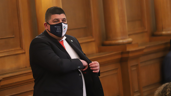 Мирчев: Министър Янев демонстрира тежка неадекватност