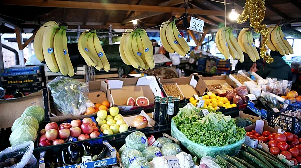 Малката потребителска кошница поскъпна с 2% за месец