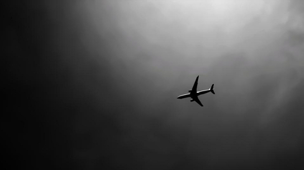 Хаос по летищата в САЩ: Съкращенията водят до масово отменени полети