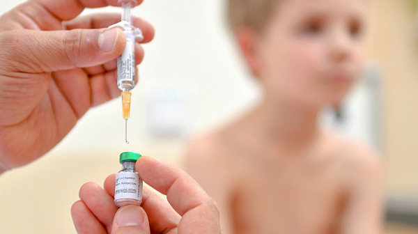 БАН: 36 на сто от българите са против ваксините срещу коронавирус, 33 % ги подкрепят