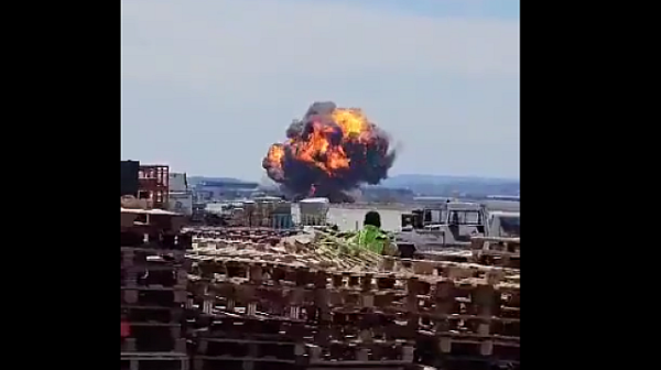 Боен самолет F-18 се разби край Сарагоса /видео/