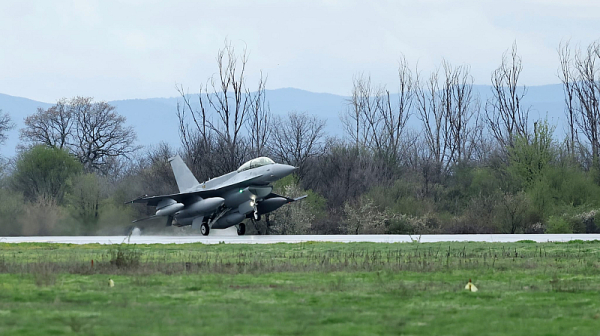 Не, първият ни F-16 не е 
