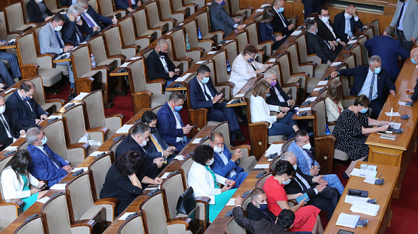 Депутатите заседават извънредно за актуализацията на бюджета