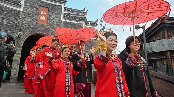 Китай на война с етническата идентичност, приема закон за етническо единство