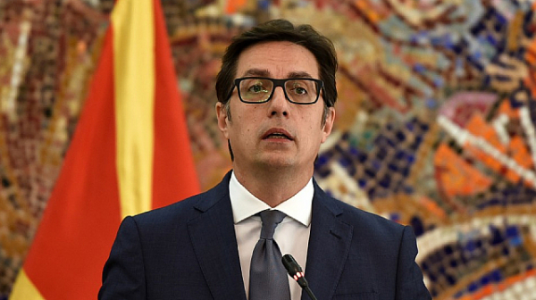 Македонският президент Пендаровски присвои още един български герой