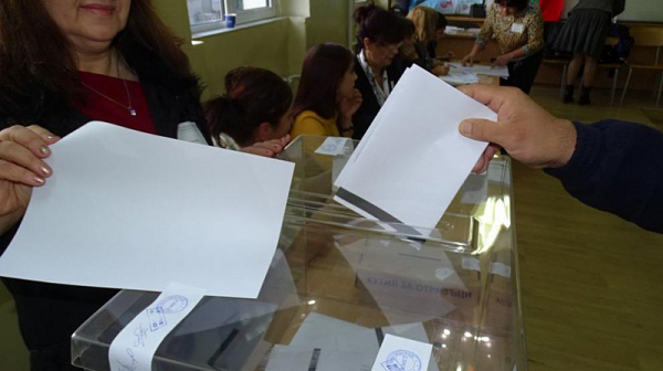 Колко от 6 732 316 българи, които могат да гласуват на изборите, са „мъртви души“?