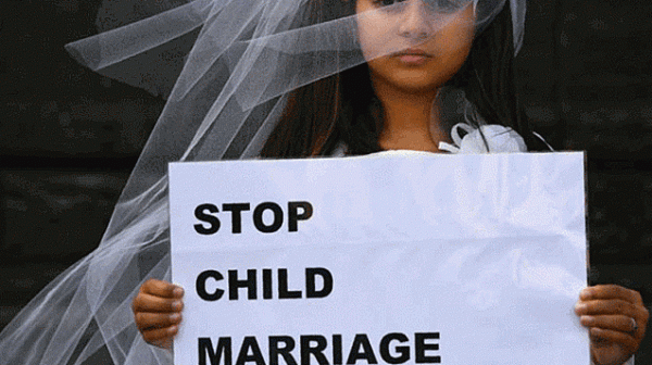 Омъжена на 12 в Иран: Екзекуция за убийството на насилник или хиляди, за да откупи живота си