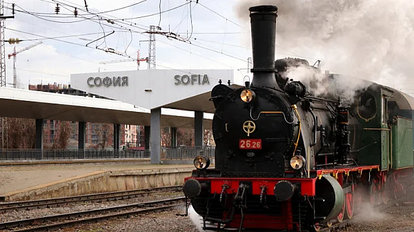 От София до Банкя: Лазаровден с най-стария парен локомотив на БДЖ