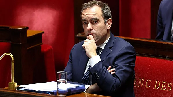 Френският парламент отхвърли вота на недоверие към правителството