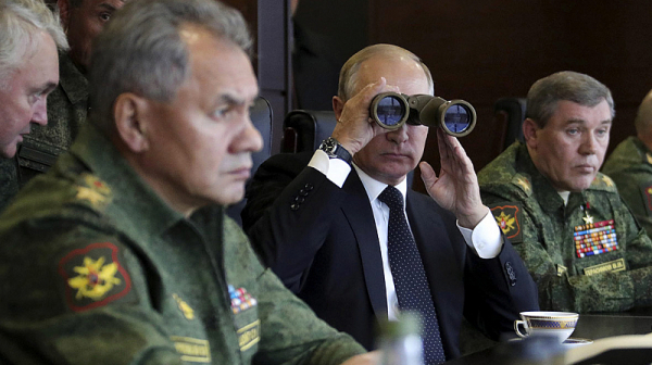 Путин тренира 3-а световна в Далечния изток, искри хвърчат между участниците