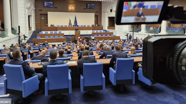 Два стратегически закона на масата на депутатите днес