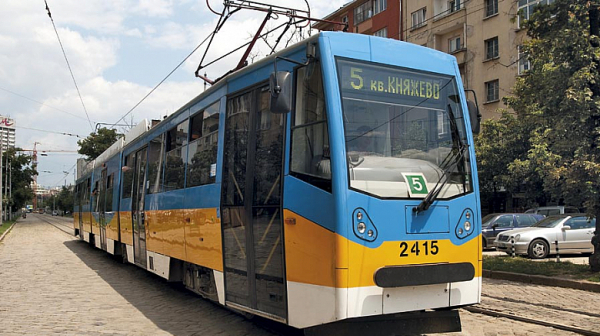 С близо милион ще бъде глобена фирмата заради забавения ремонт на трасето на трамвай №5