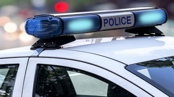 Двама полицаи пострадаха след гонка в Кюстендилско