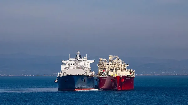 САЩ към ЕС: Или търговско споразумение, или рискувате да загубите достъп до LNG