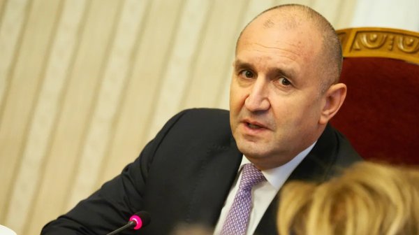 Радев към ИТН: Парламентът в момента е по-интересен от консултациите