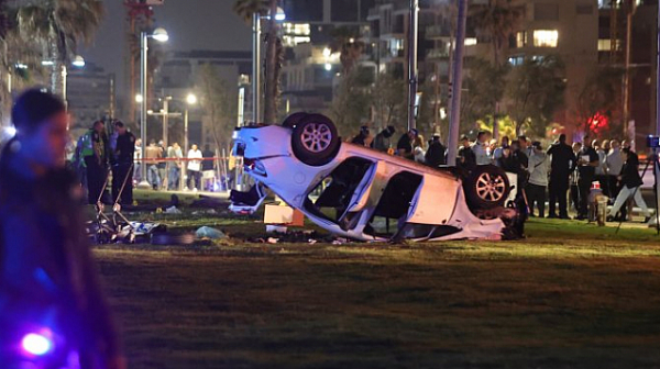 Един загинал и пет ранени в Тел Авив - арабин се вряза с кола в пешеходци