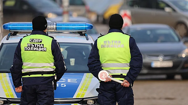 Грешка в системата на КАТ остави млад шофьор без книжка и номера на колата