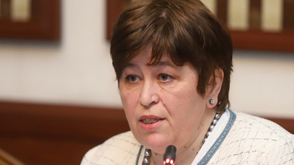 Министър Балтова: Мярката ”Отново заедно” за учениците продължава