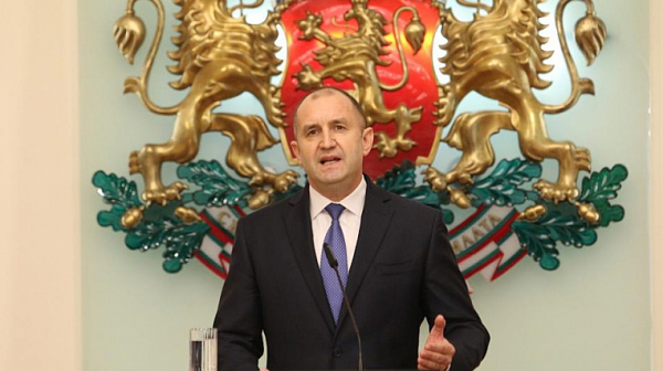 Президентът Радев наложи вето върху текстове от извънредния закон, връща го в парламента