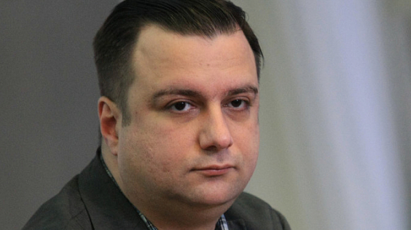 Политологът Борис Попиванов: С Паси и Плевнелиев Борисов избягва от отговорността за правителство