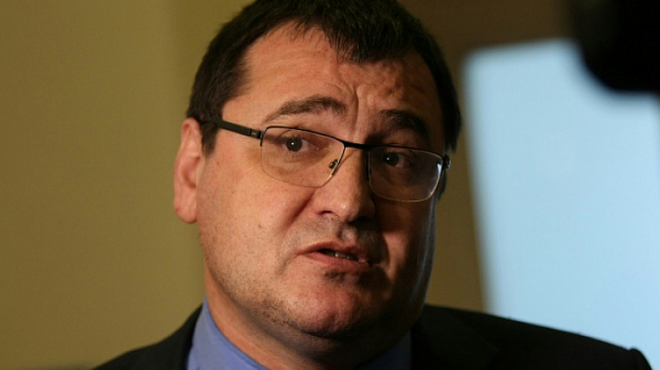 Славчо Атанасов: Горанов нареди кметовете да вдигнат данъците