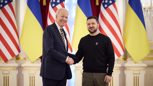 Как се случи тайната визита на Байдън в Украйна и какво си казаха със Зеленски?