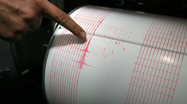 Ново земетресение от над 5 по Рихтер отново разлюля Турция