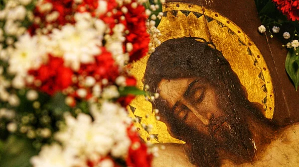 Божествената светлина на Христовото Възкресение: Светли понеделник е