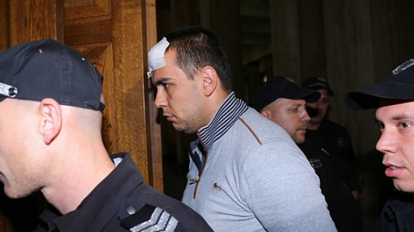 Осъдиха Викторио Александров на 20 години затвор за убийството на жена му и детето му