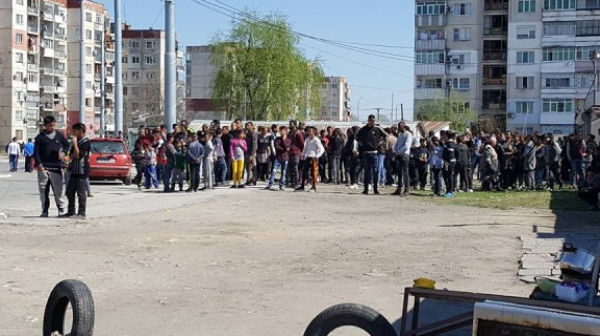 Възглавници, зелки и кокошки задръстиха канализацията в ”Столипиново”