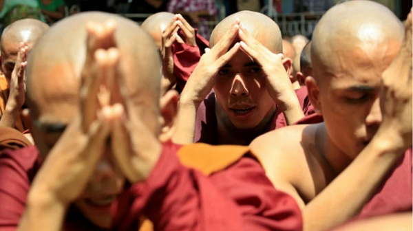 Монаси изследват как действа медитацията при космически полети