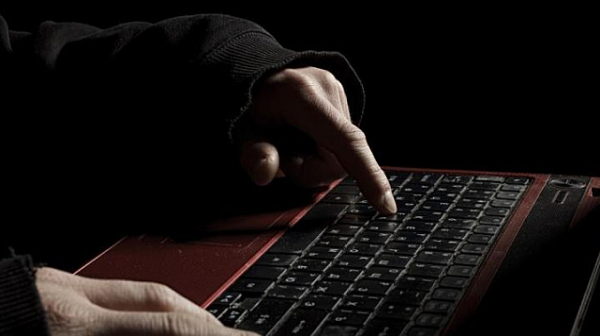 Хакерска група източила 800 хиляди от банкови сметки