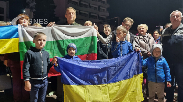 Украински бежанци на протест - искат да останат в хотели, а не в държавни бази