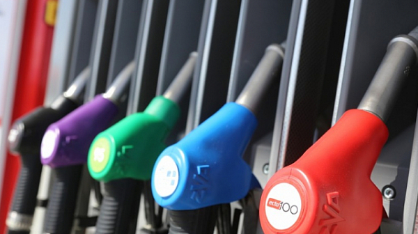 Горивата поскъпнаха в разгара на лятото, собственици на бензиностанции очакват нов скок