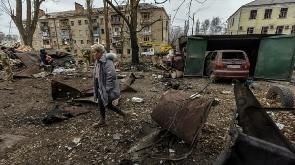 Една жертва и шестима ранени вследствие на руски обстрел срещу Херсонска област в Украйна