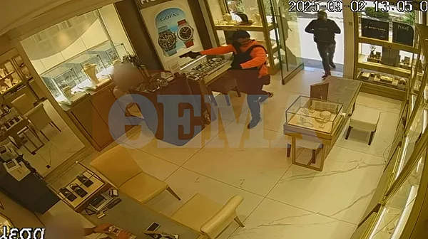 Обир на бижута за 580 000 евро: Задържаха в България член на „Розовите пантери“