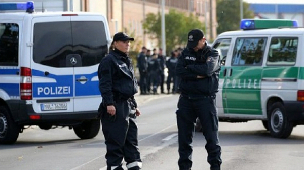 Германските спецчасти сложиха край на заложническата драма, похитителят се самоуби