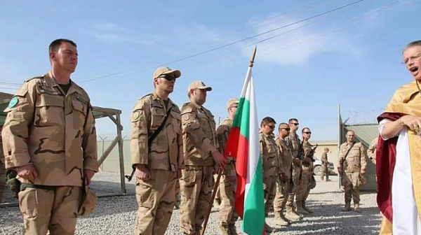 Знаменосец от Афганистан: За хвърленото знаме щях да ти прегризам гърлото!