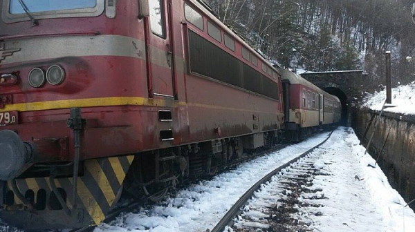 Промени и закъснения в БДЖ след паднали дървета